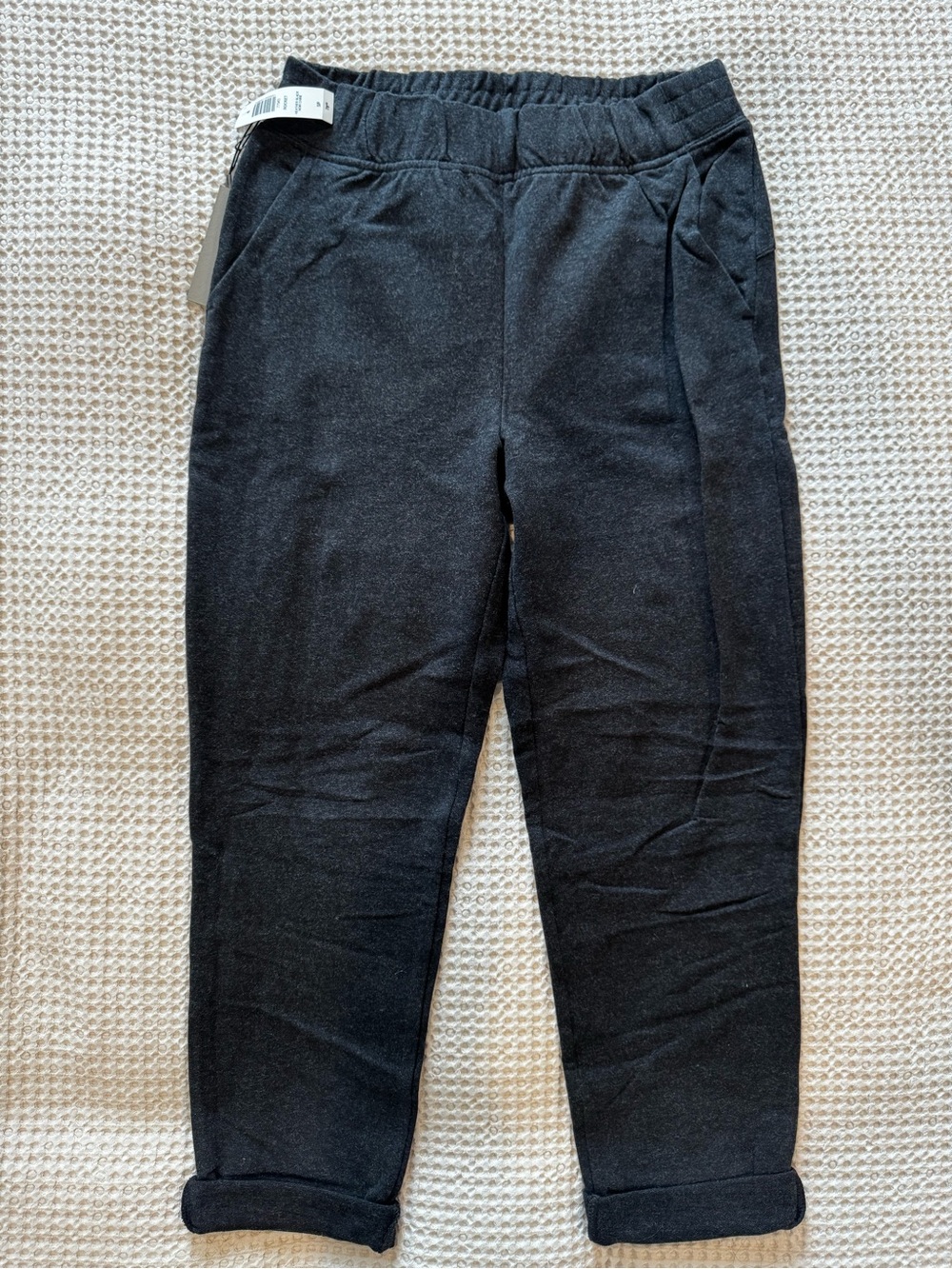 NWT Aritzia Babaton Rocket Pant – Heather Black – Small